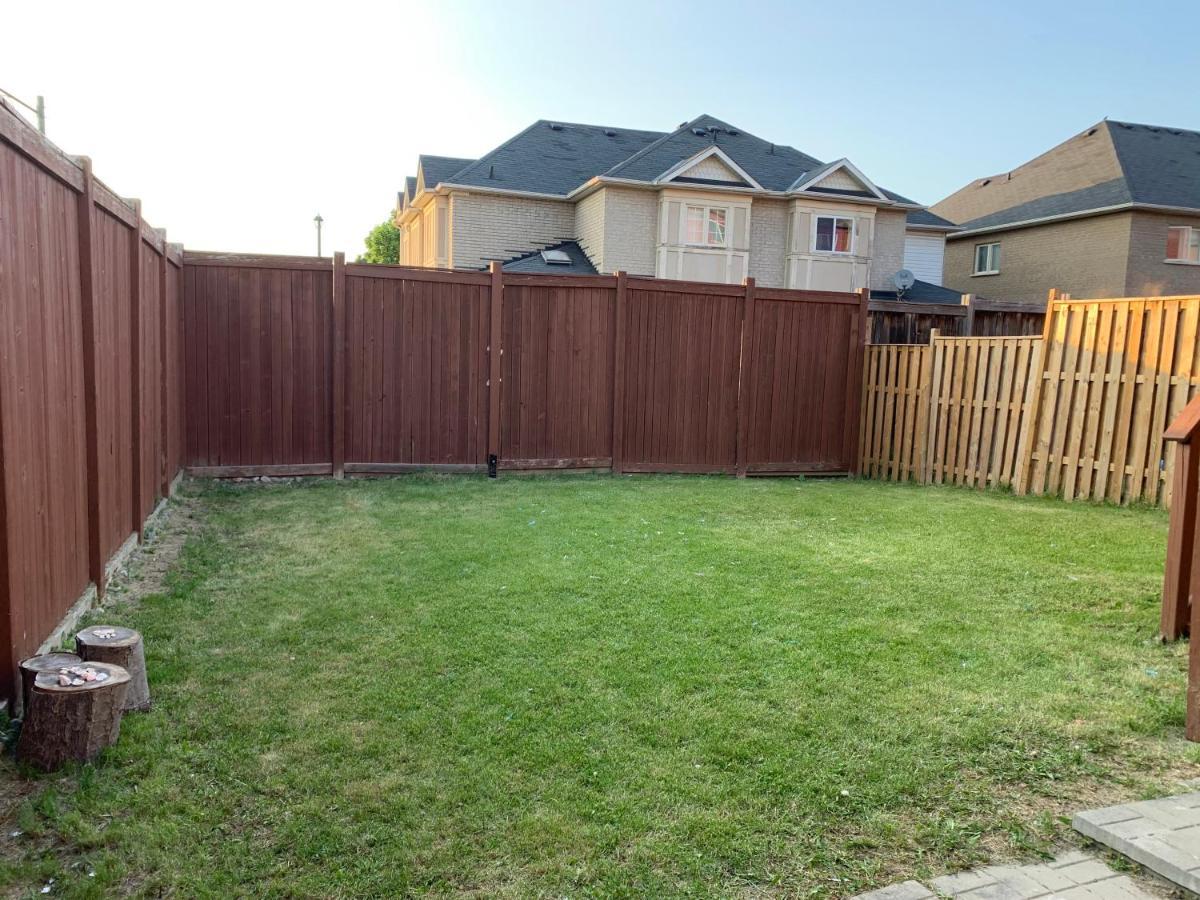 Jazzy Home Stay Mississauga Esterno foto