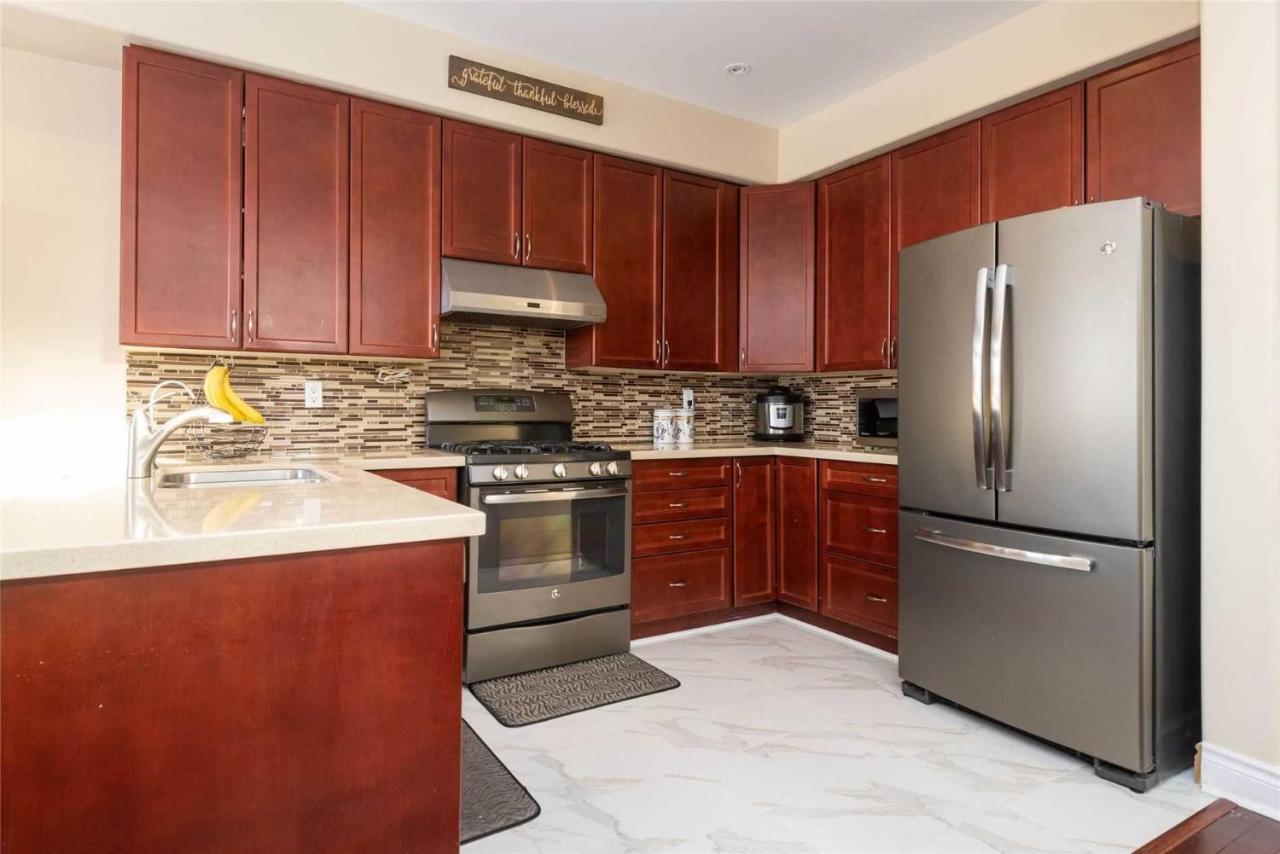 Jazzy Home Stay Mississauga Esterno foto